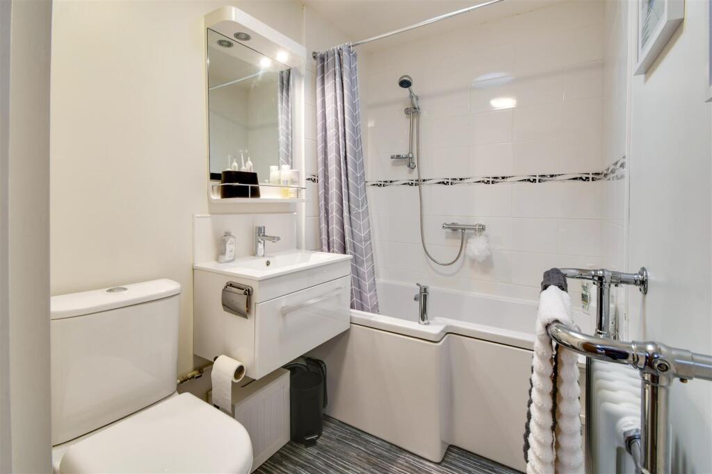 ANNEX BATHROOM