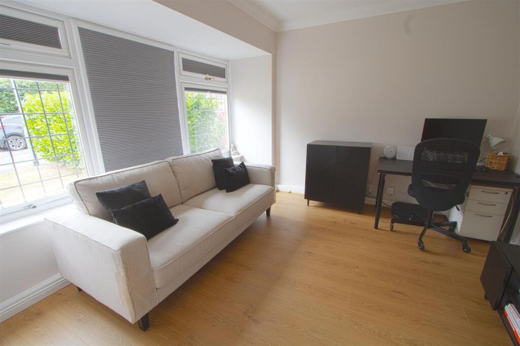 FAMILY ROOM / OFFICE