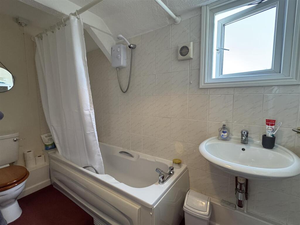 En-Suite Bathroom