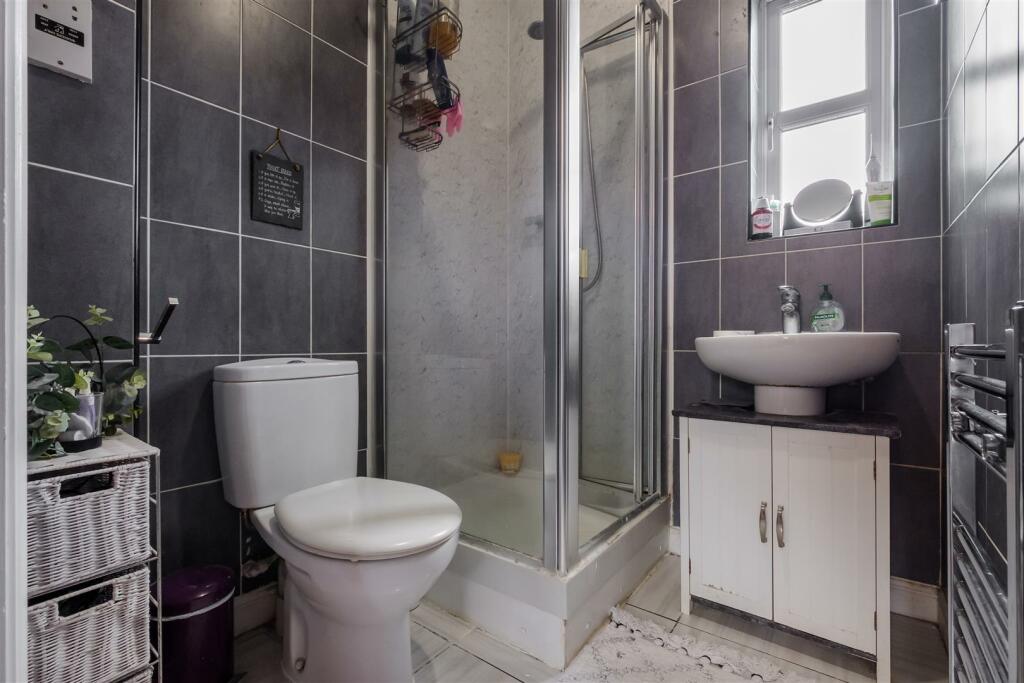 ensuite 1.jpg