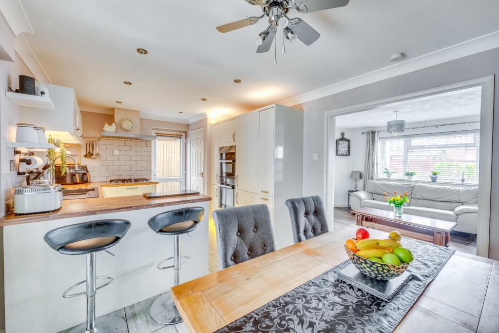 6 Graitney Close Cleeve-28.jpg