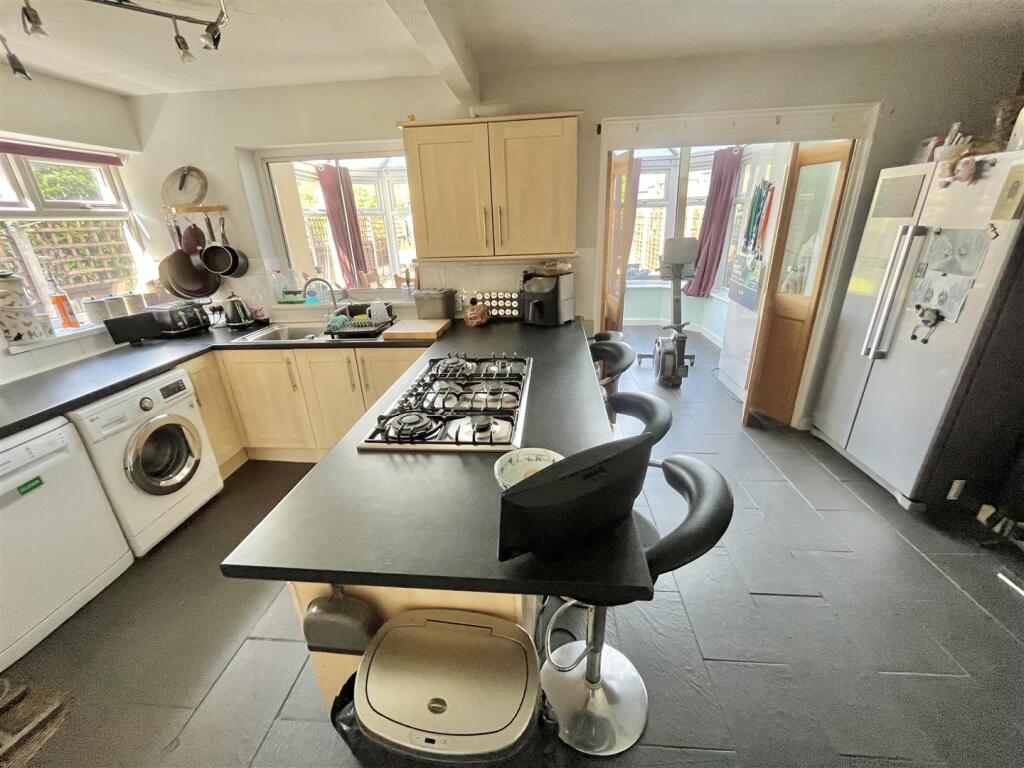 Breakfast Kitchen Aspect 2