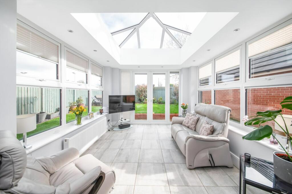 GARDEN ROOM