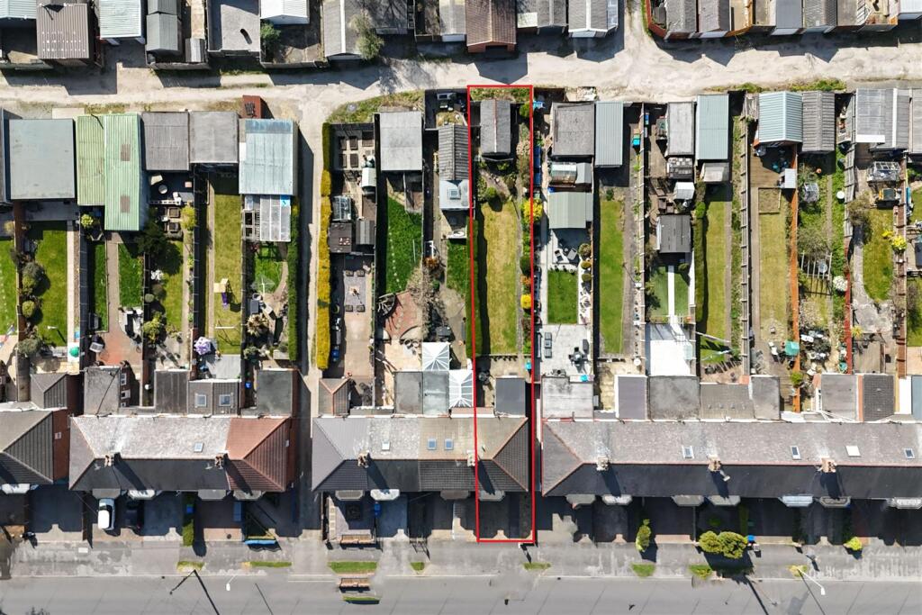 Aerial view of the property / land boundary