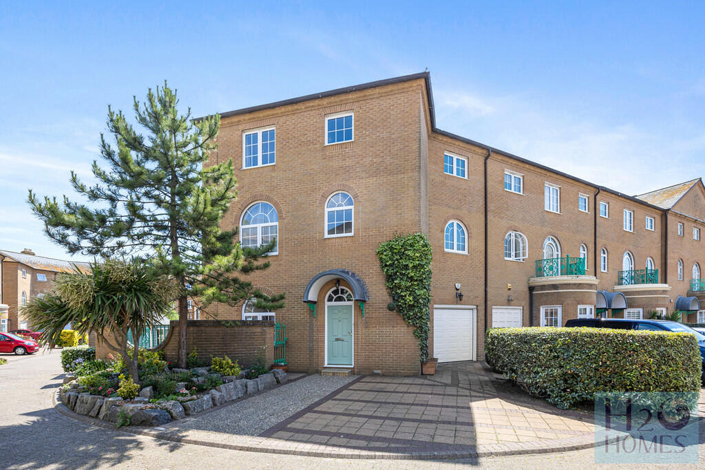 Trafalgar Gate_27...