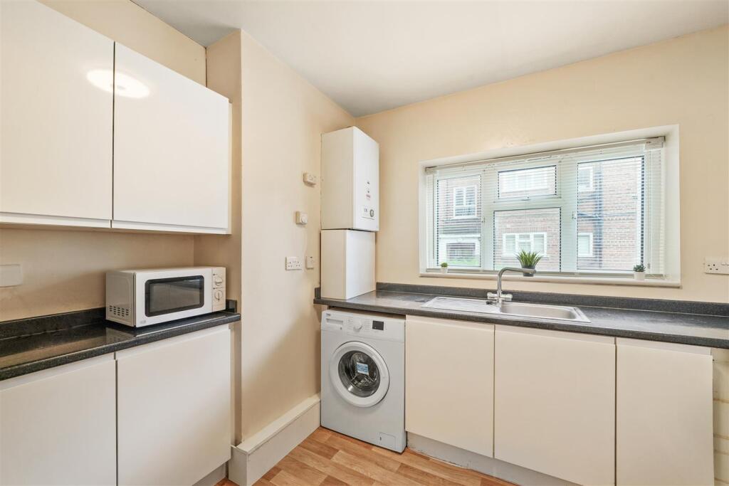 1 Danes Court, North End Road - HPEI8plUTC1jZmnLYr