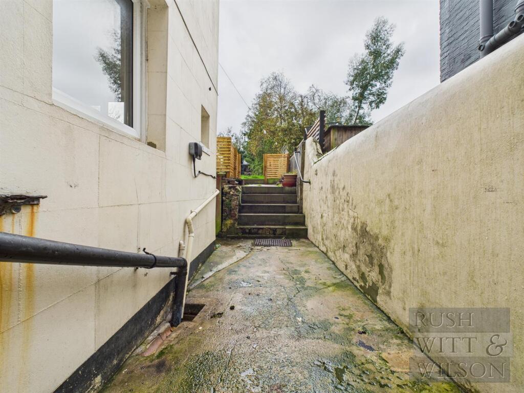CAM03417G0-PR0918-STILL014.jpg