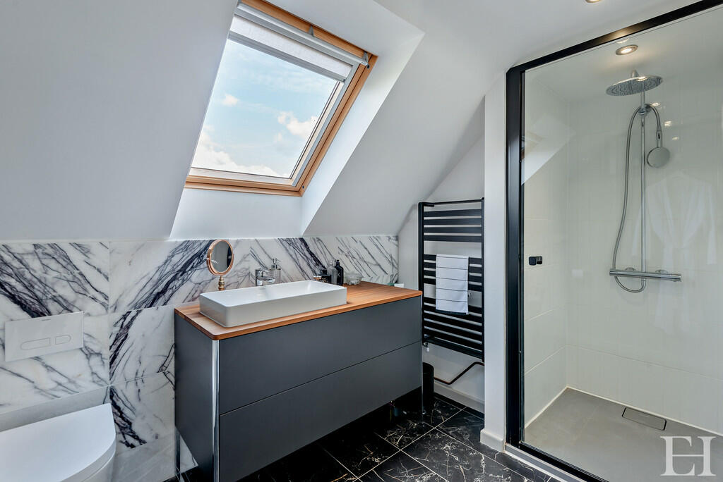 8614765-interiorW...