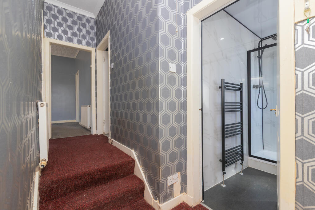 316 Gladsmuir rd Hillington Glasgow G52 2LQ L-5