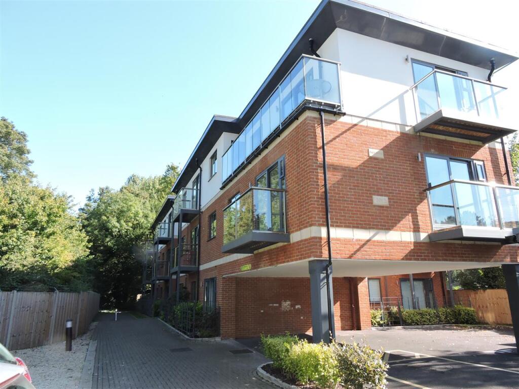 Walkers House, Caravan Lane, Rickmansworth