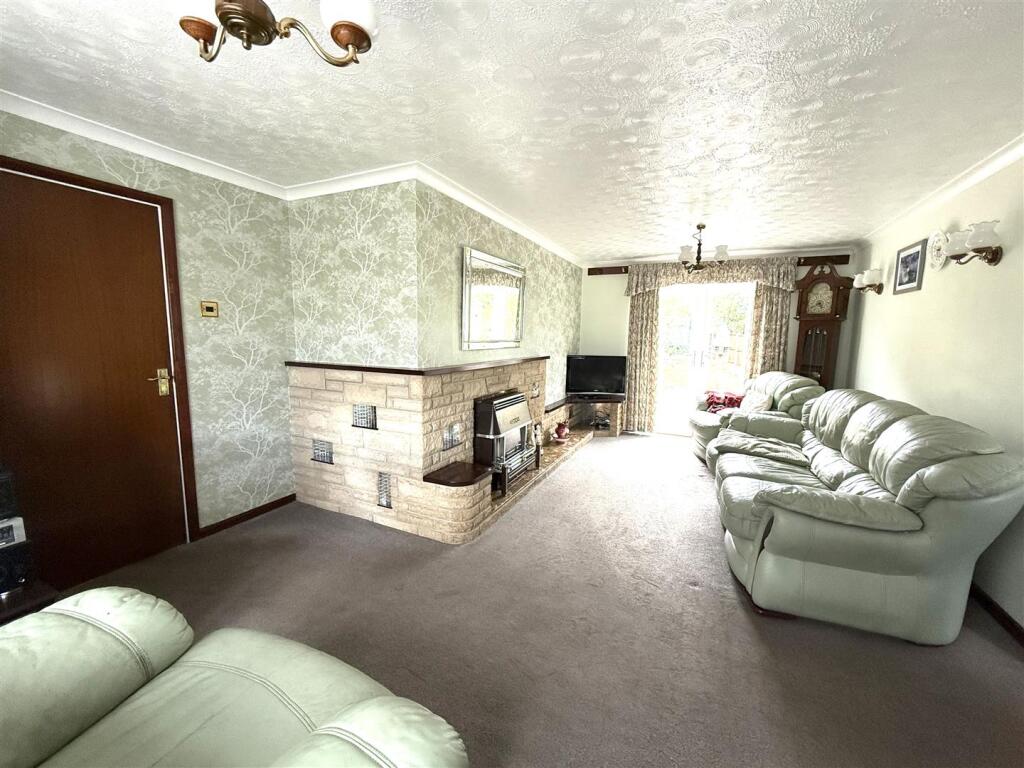 43 uttox loung.jpeg