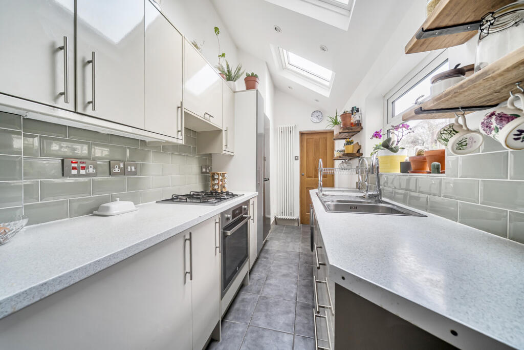 1396218-12-695d2a...