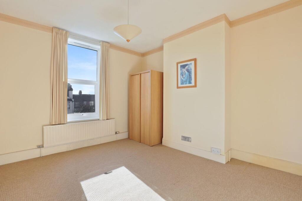 13-3e99JHPropWpen - 47 Clevedon Road - 39 (1)-medi