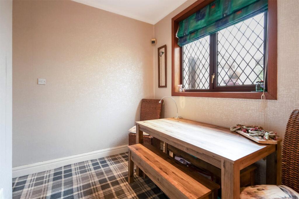 Dining Room/Bed 2