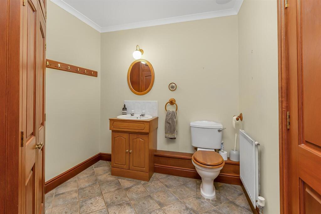 Home Close, Broadwell (17).jpg