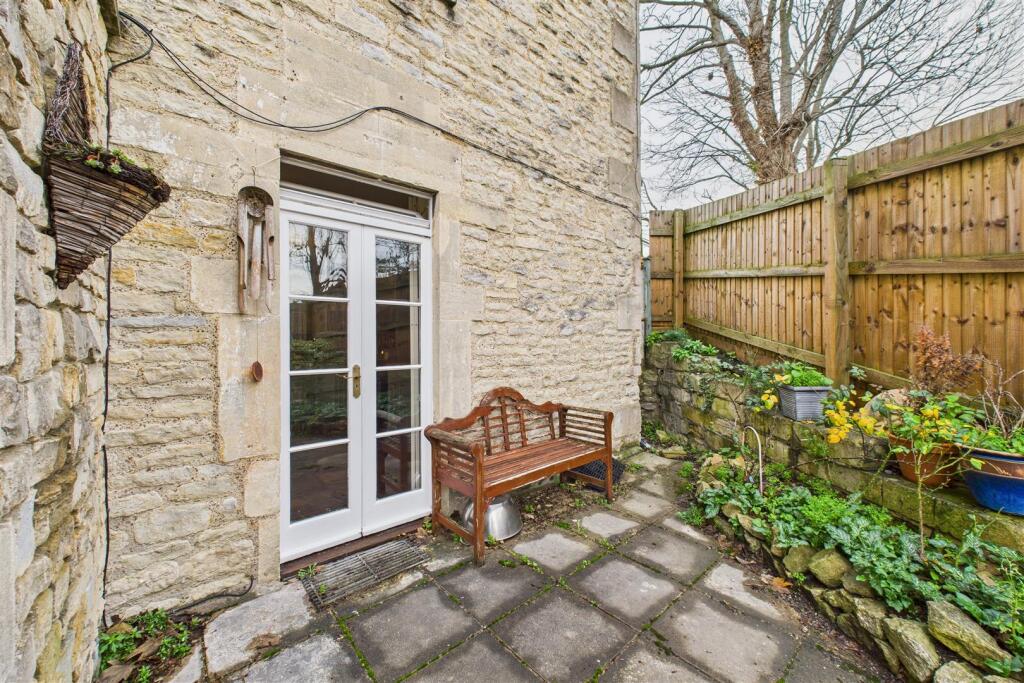 Garden Flat, 63 Newbridge Hill, Newbridge, Bath BA