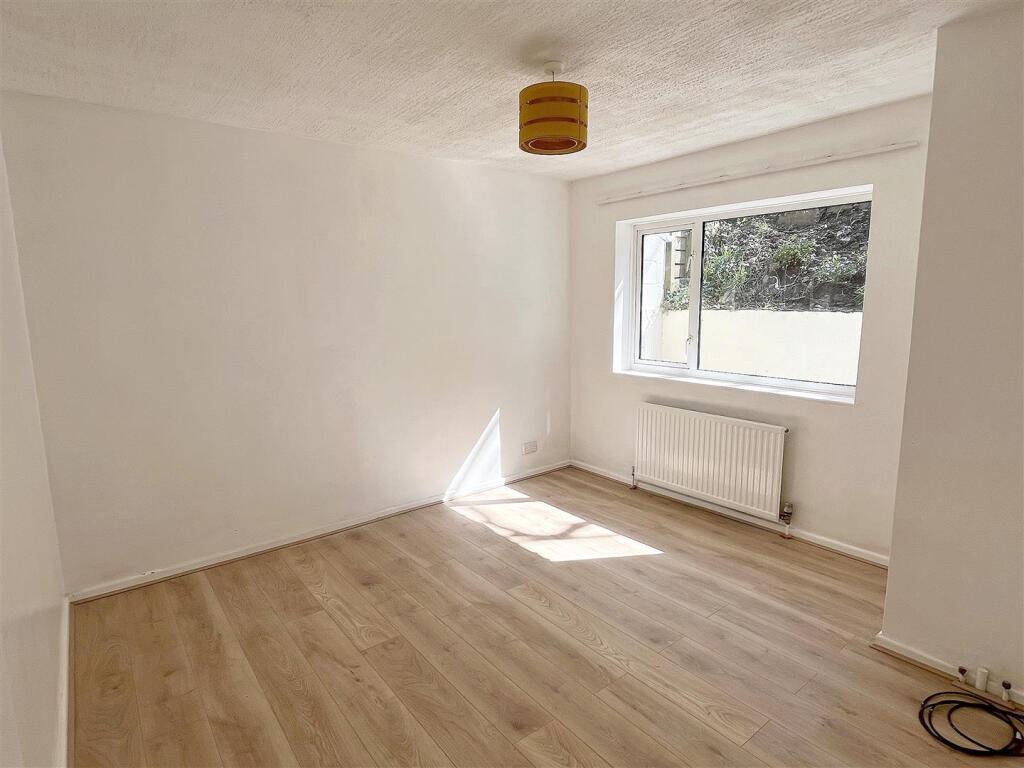 Bedroom One.jpg