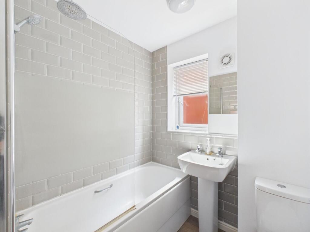 CAM04169G0-PR0114-STILL023.jpg