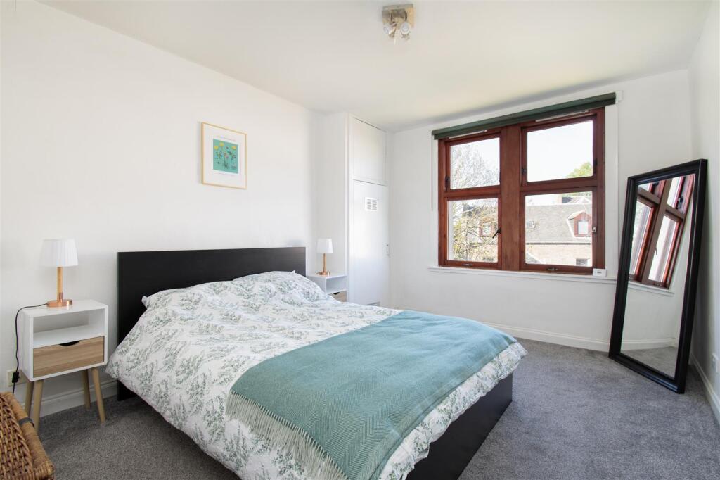bedroom 1 (1).jpg