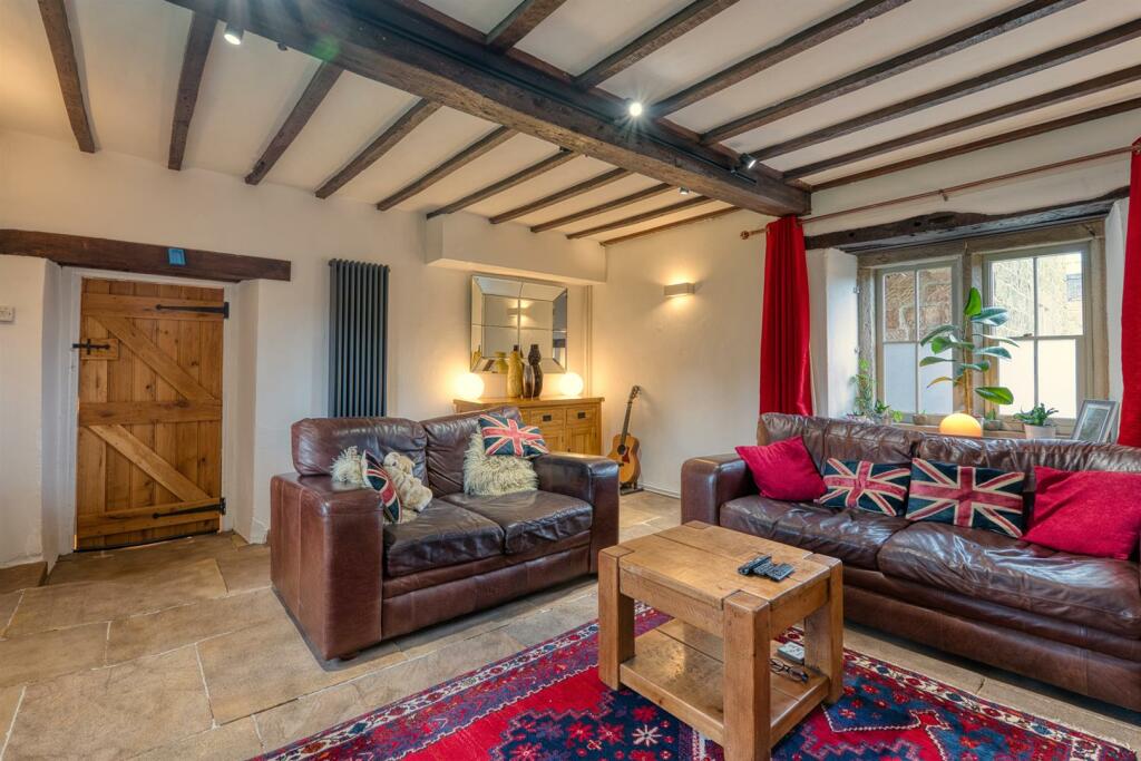 Sitting Room towards entrance hallway.jpg