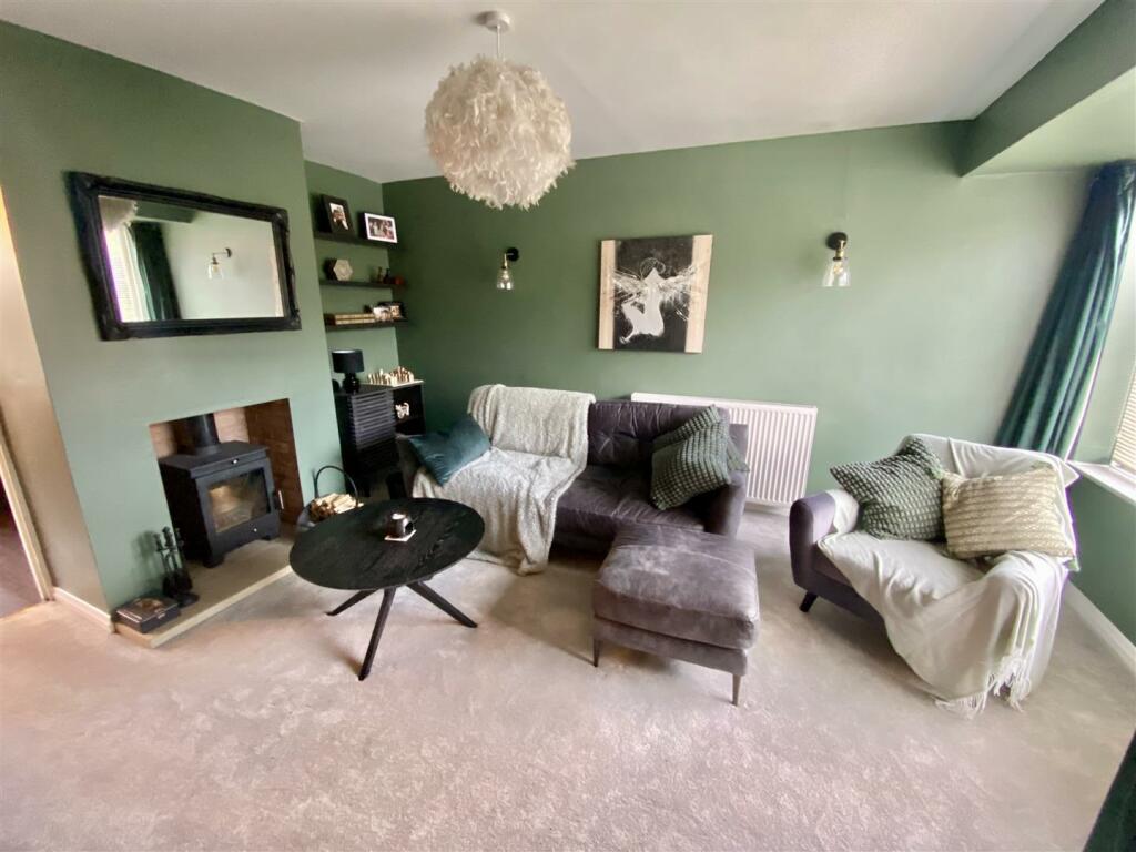 Bramleys Estate Agents - Robin Royd Drive - Mirfie