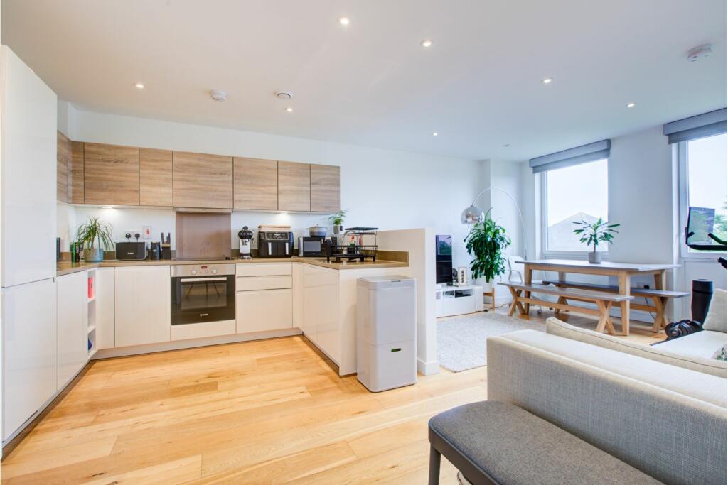 Lounge / Kitchen