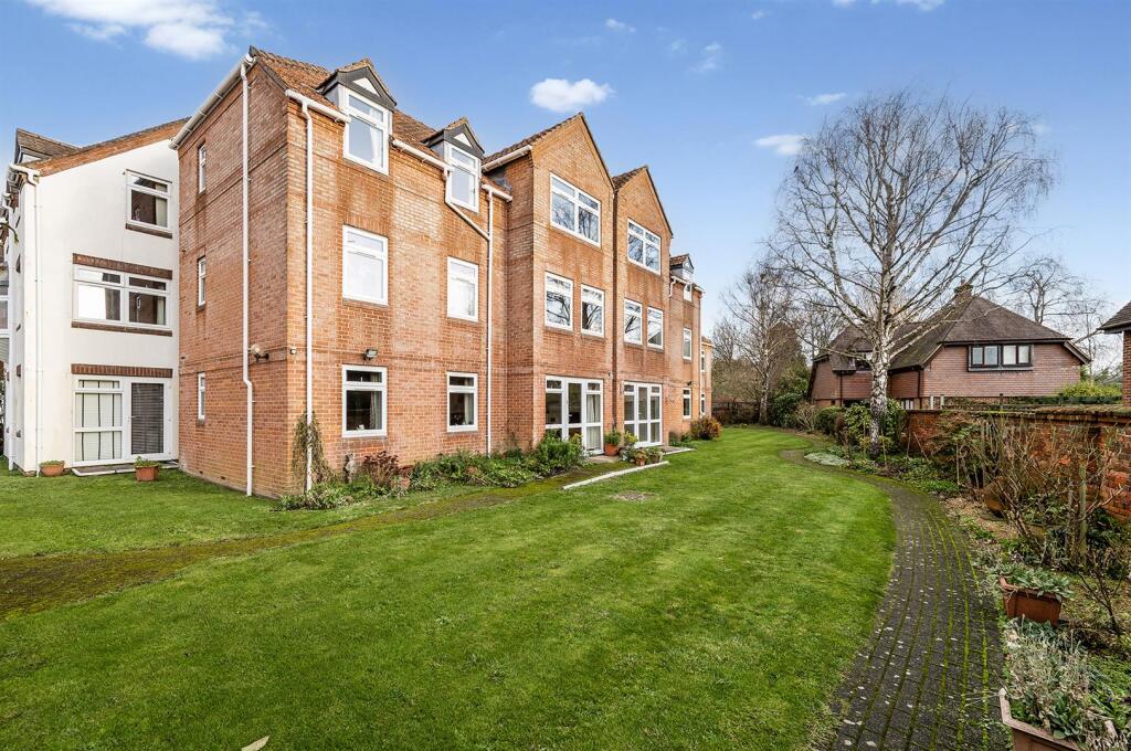 Mulberry Mead, Whitchurch