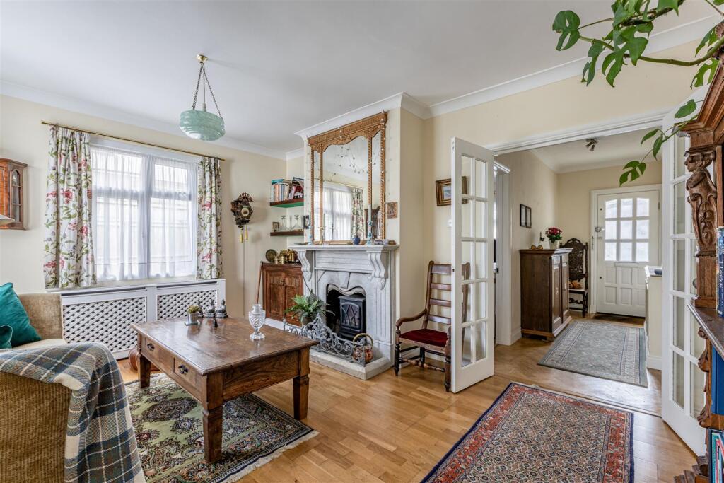 358 Molesey Road, KT12 3PG - 7.jpg