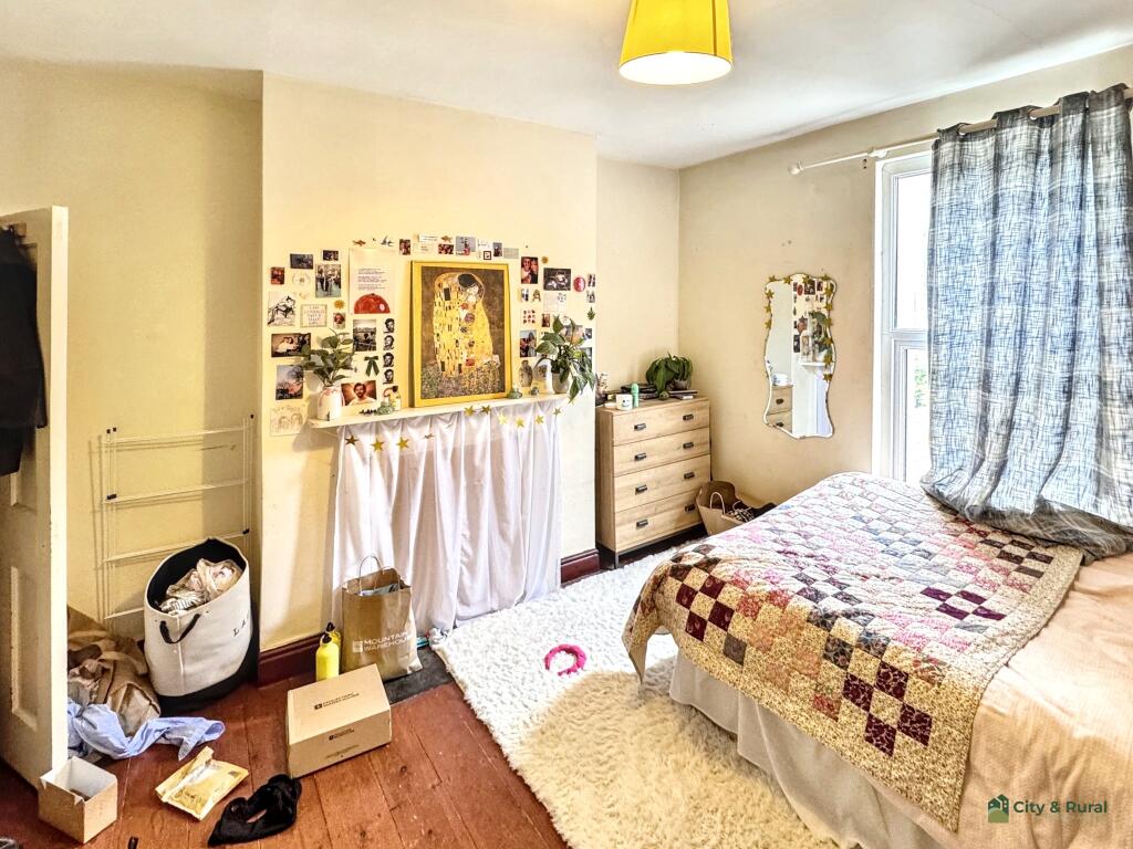 Bedroom 2 T202507221241.jpg