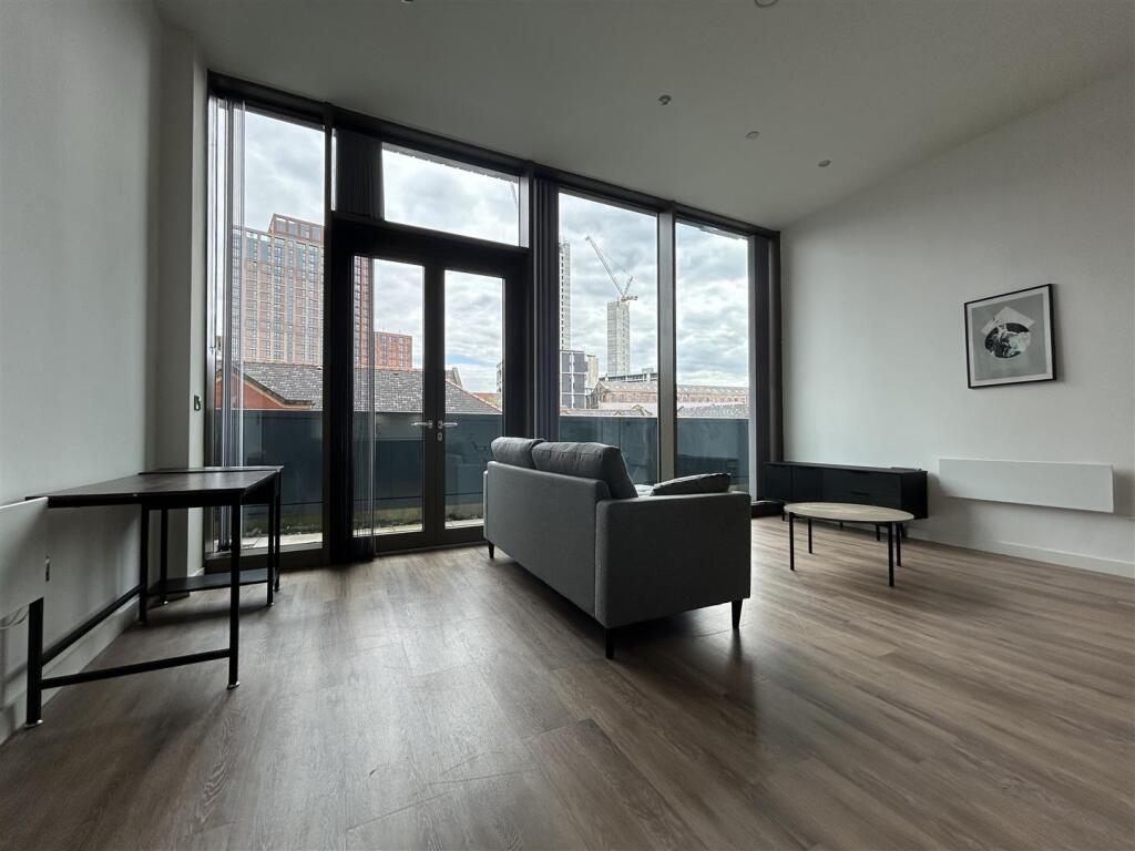 Livingroom (7).jpeg