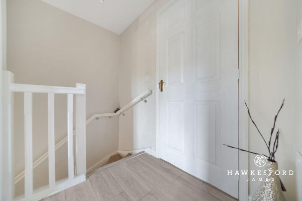 Monarch Drive, Sittingbourne - First floor landing