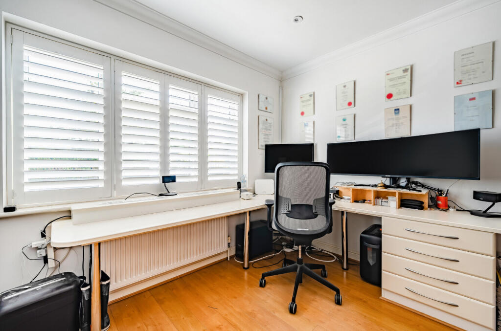 1341163-24-689f33...