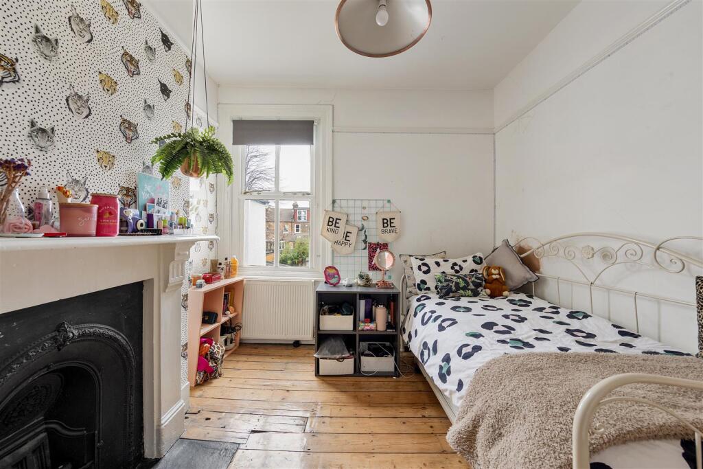 Gordon Road E11