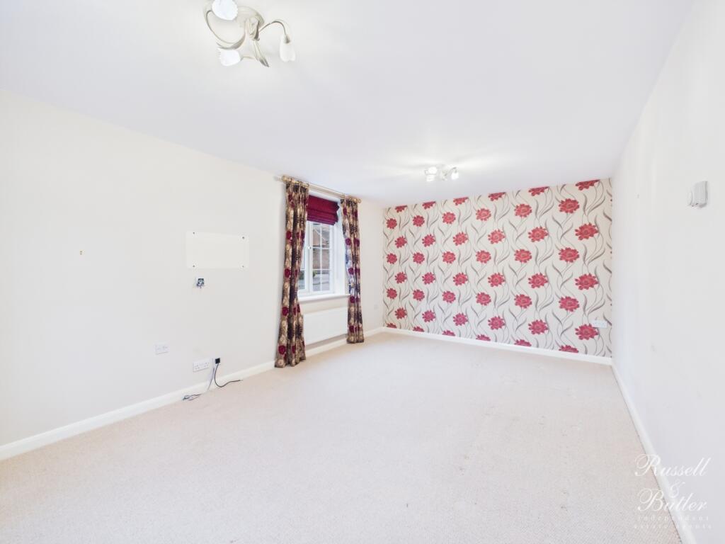 CAM02127G0-PR0366-STILL023