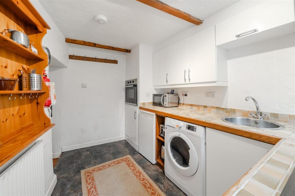 Kitchen-3.jpg