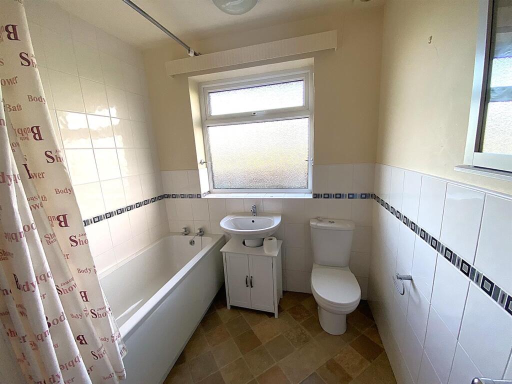 Bathroom.JPEG