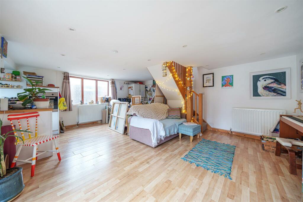 annexe living room h.JPG