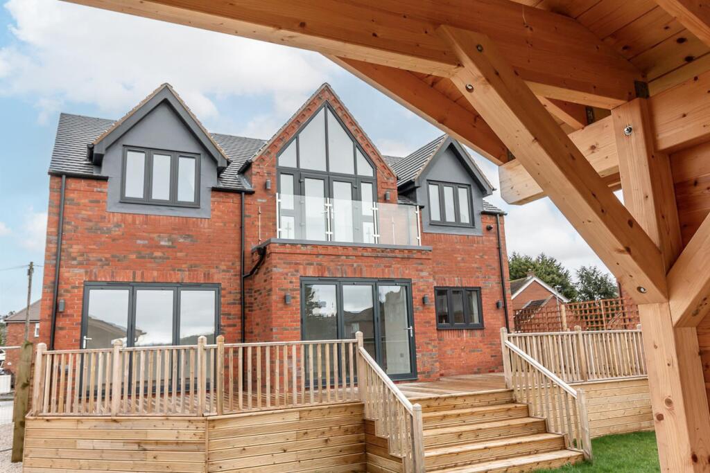 uYfZ8VaKIUuKt82UZzgm-w copy.jpg