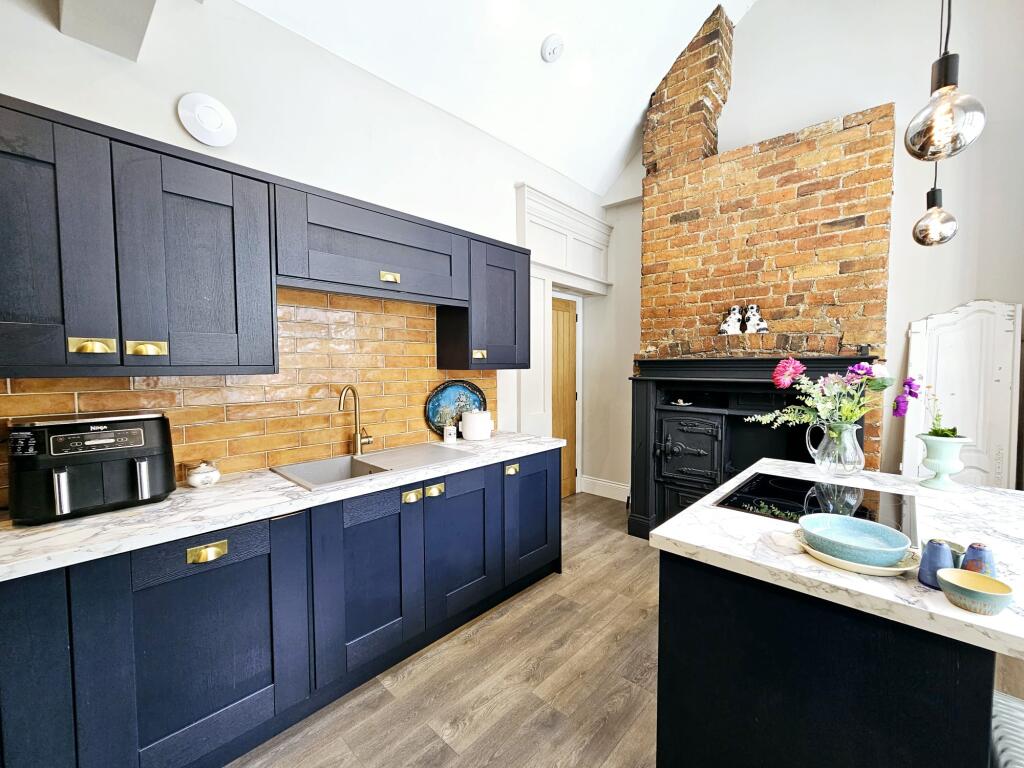 82c1b186-8852-4c79-9e00-10723e6c6302