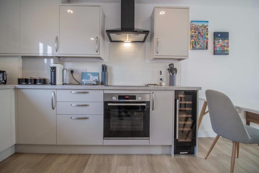 Apartment 7, Saddler Court [Open-Plan Kitchen] 02.