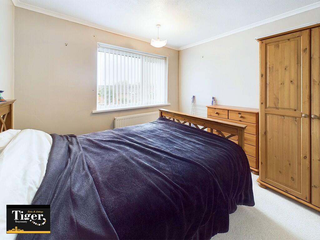 CAM02176G0-PR0489...