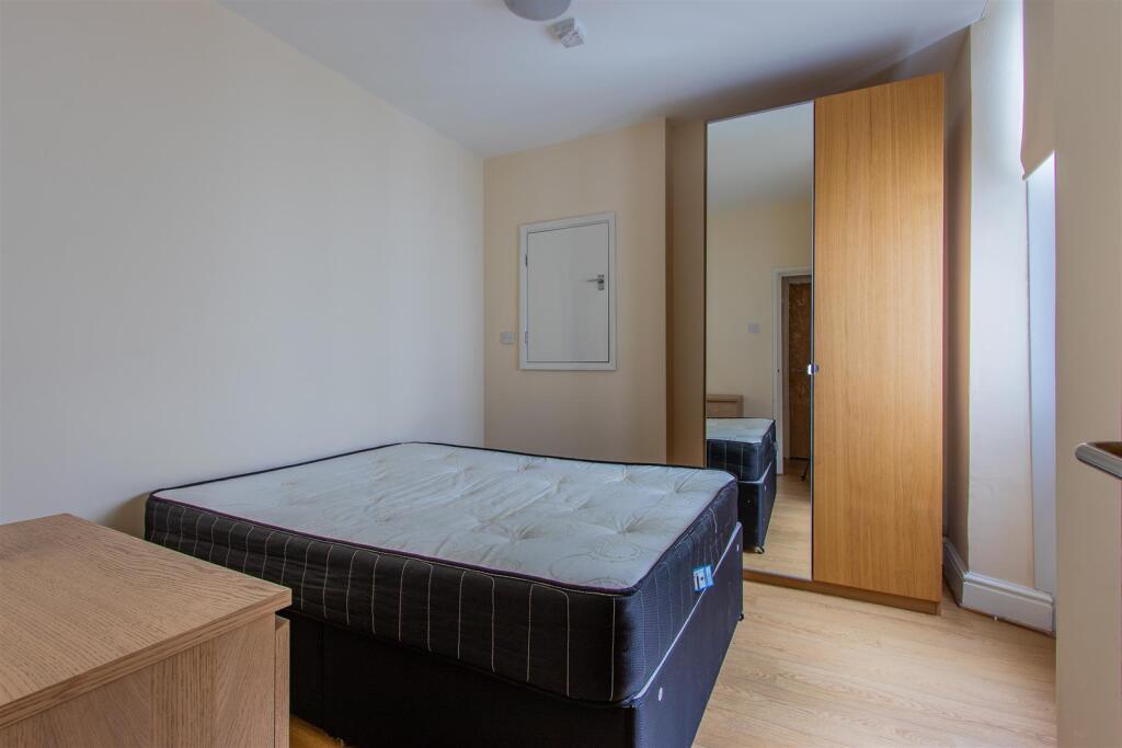 Glynrhondda Street 1, 1-5.jpg