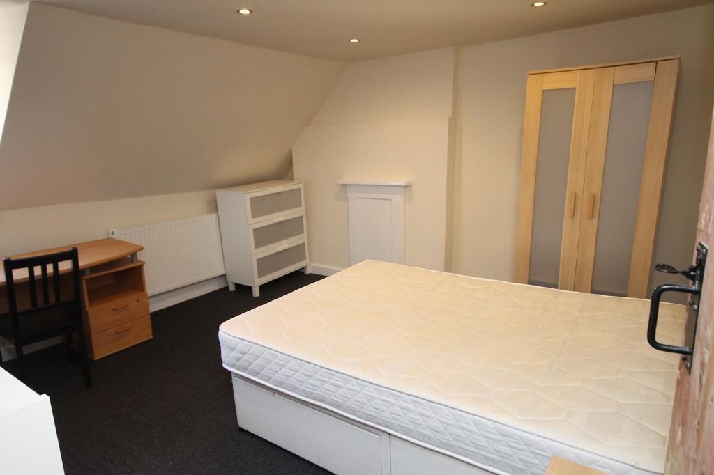 Bedroom One - Copy (Copy).JPG