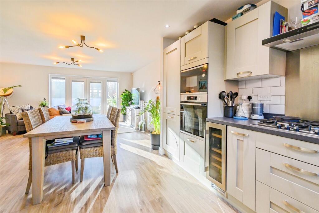 Living/Kitchen Area