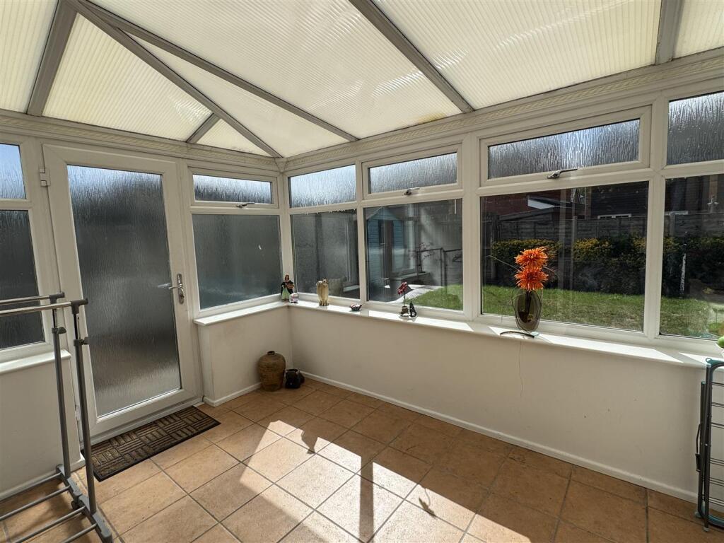 Conservatory/Dining Room