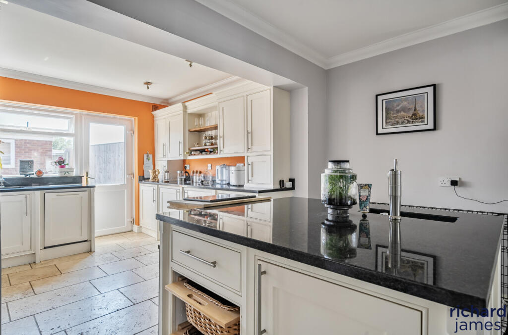 e62f6c5148d24144a29a6c99a563e3d2