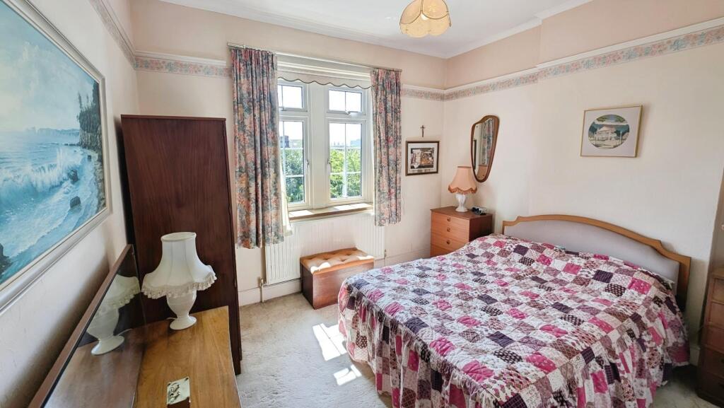 a995a831-PXL_20250429_125800209.LONG_EXPOSURE-01.C