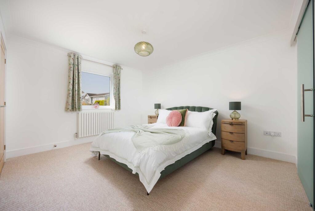 6827391115c44_constantine_bay_021