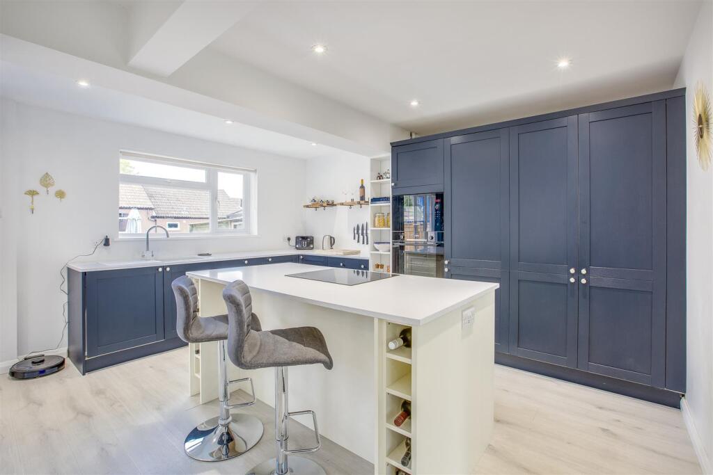9 Slayter Road, Lane End, HP14 3JQ-9.jpg