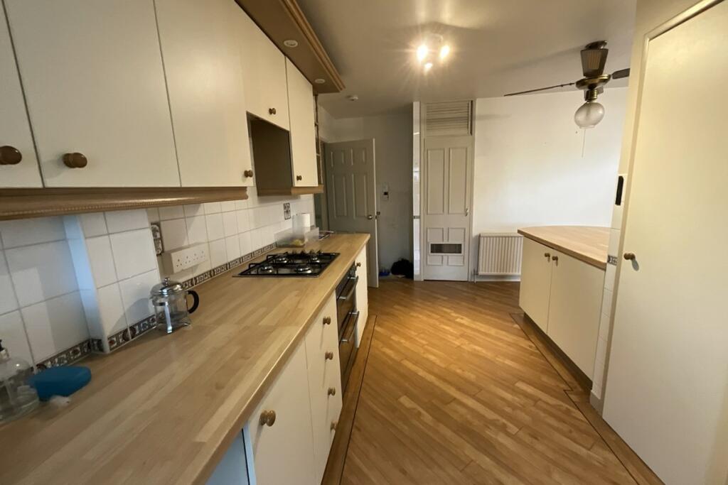 kitchen/dining room 